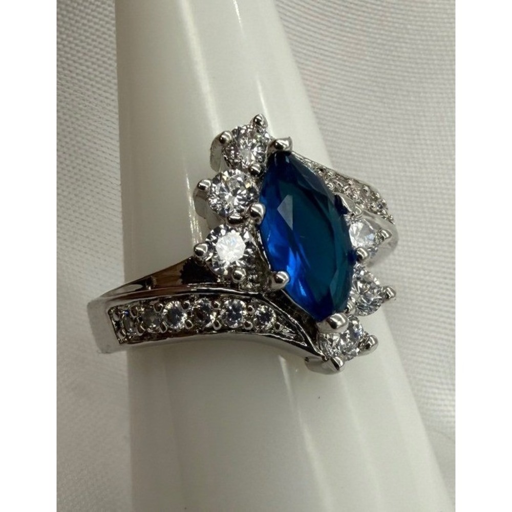 Blue Marquise Crystal Cluster Statement Ring‎ Silver Tone Size 8 Cocktail Ring